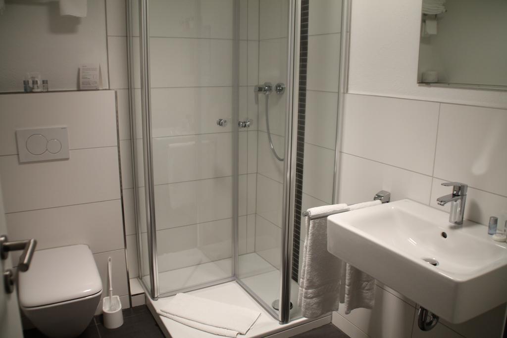 Gaestehaus Wilhelmshoehe Butzbach Phòng bức ảnh