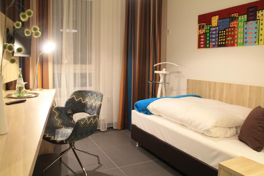 Gaestehaus Wilhelmshoehe Butzbach Phòng bức ảnh